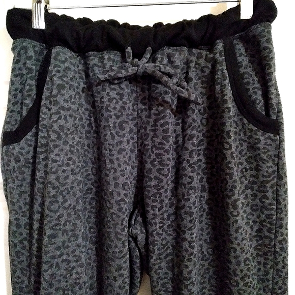 Leopard Print Joggers - Picture 4 of 5
